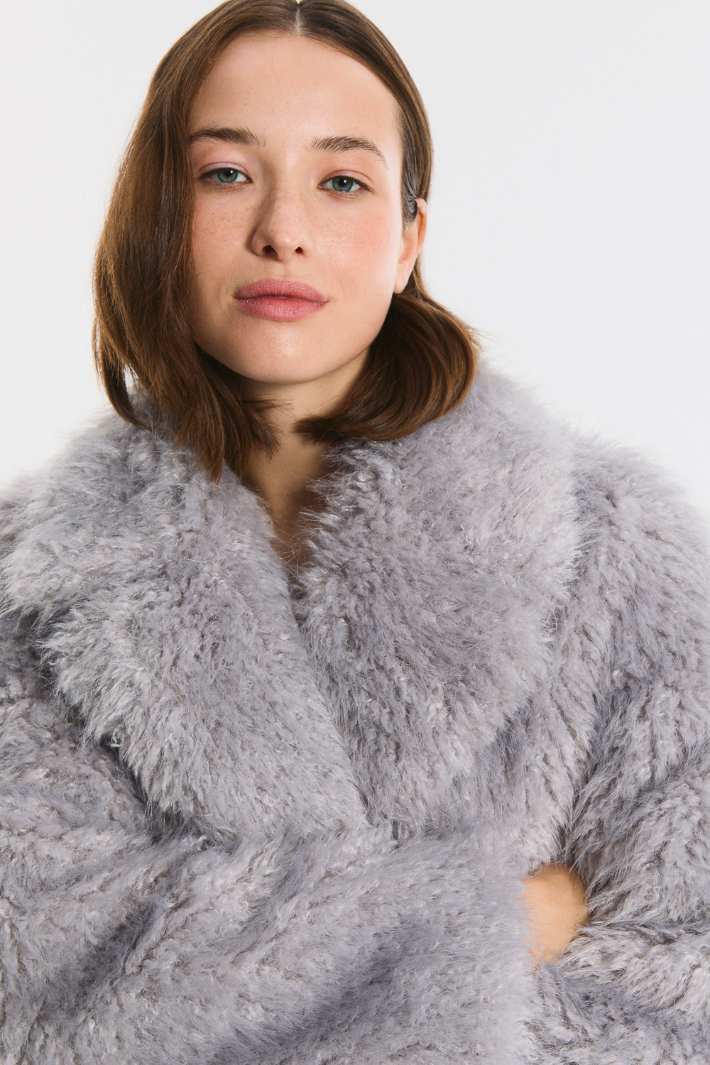 Шуба из искусственного меха Снежная королева collection