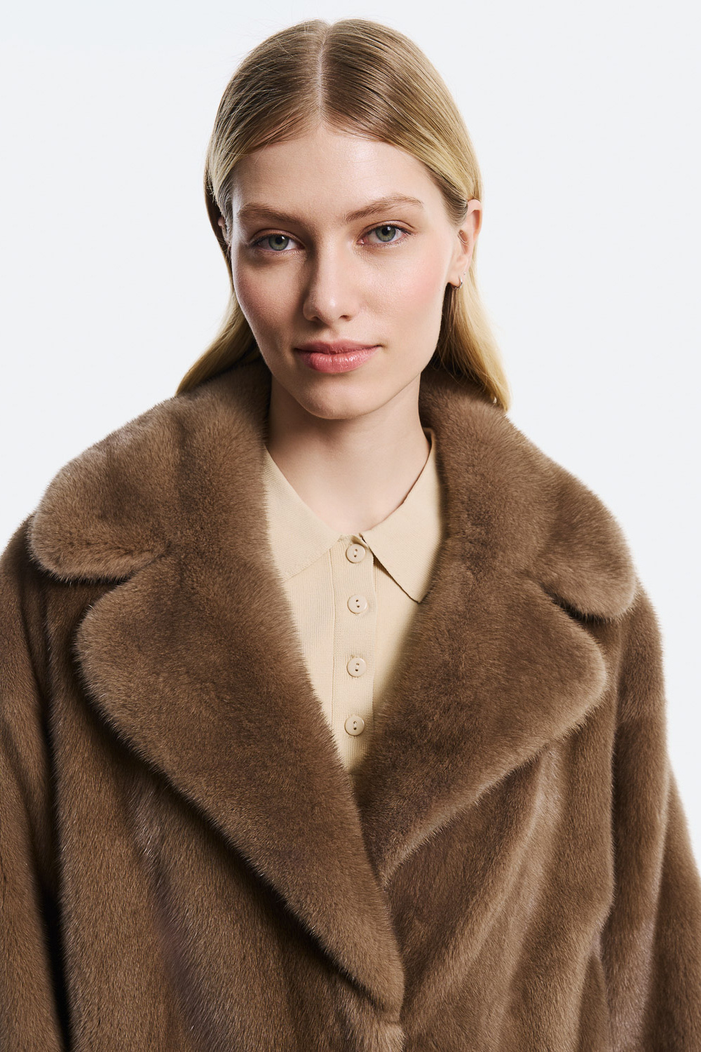 Шуба из аукционного меха норки Saga Furs Состав