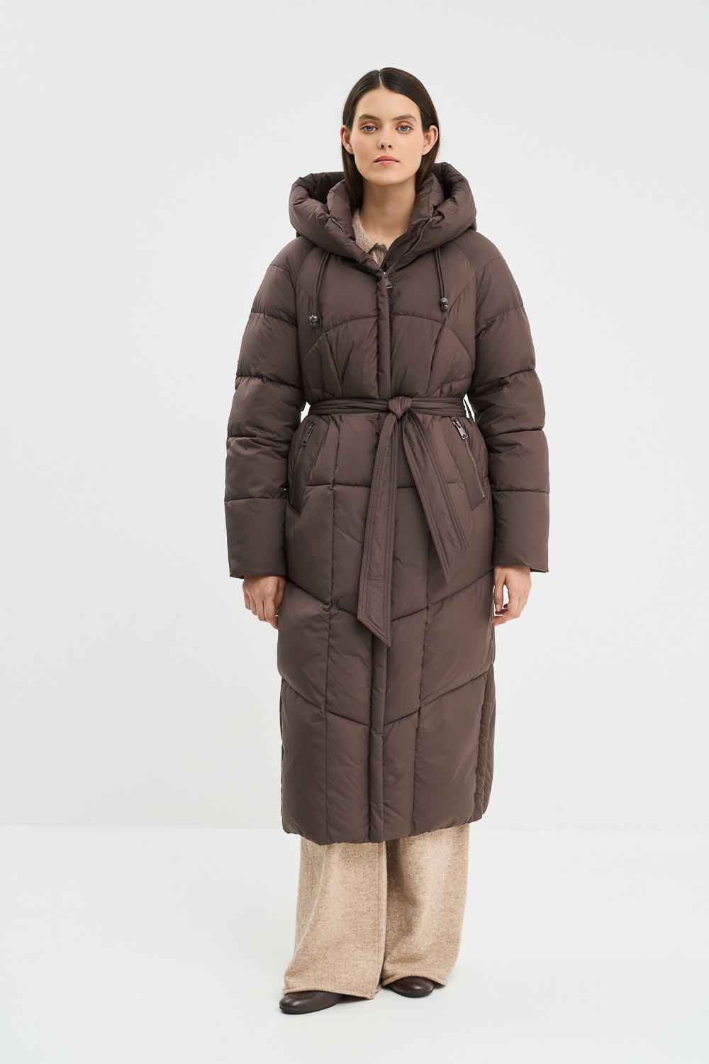 Пуховик с капюшоном 29690 рублей