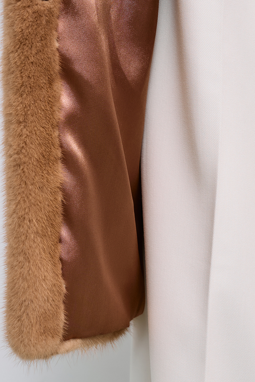 Шуба из аукционного меха норки Kopenhagen Fur Burgundy Снежная Королева