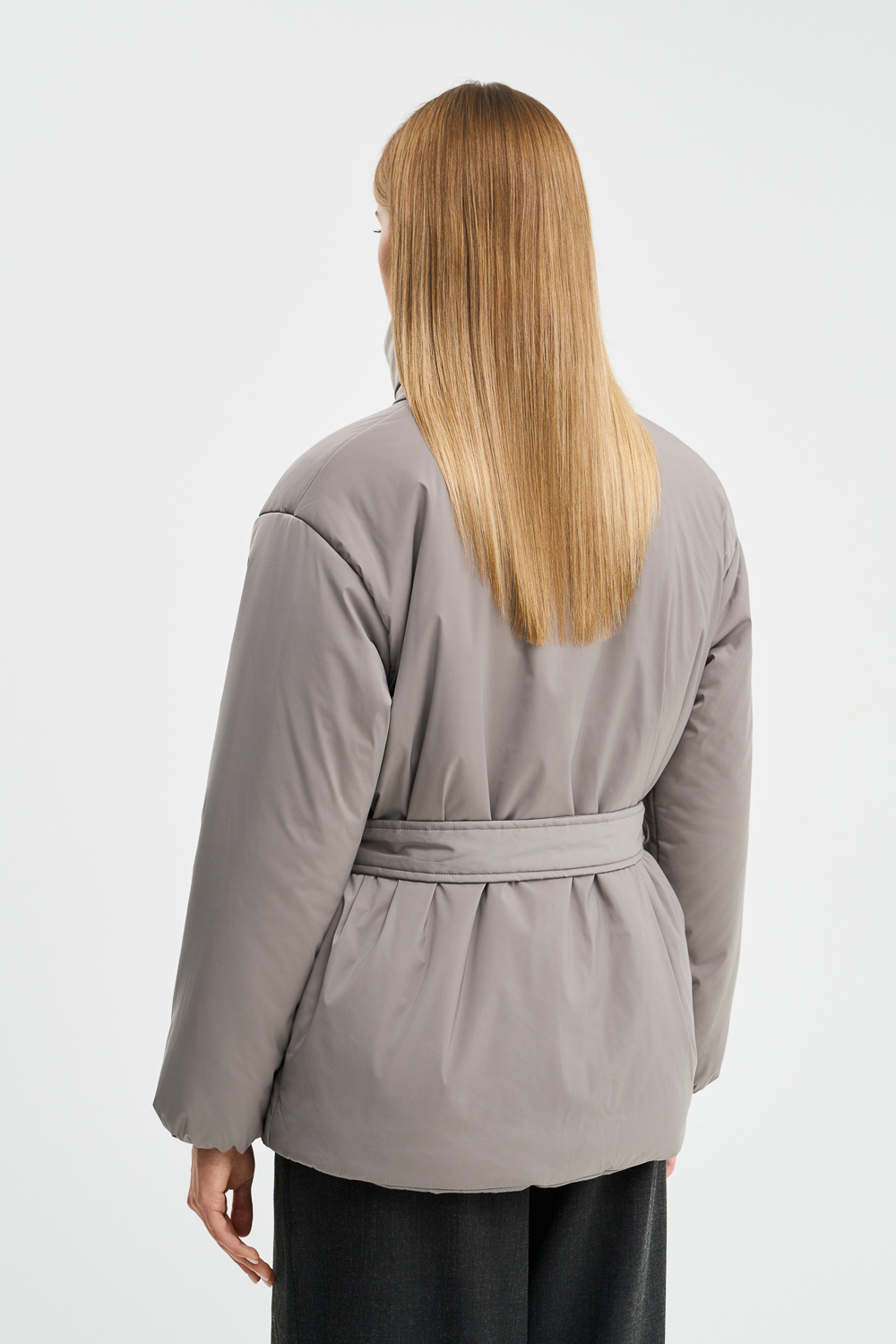 Утепленная куртка с поясом 9990 рублей