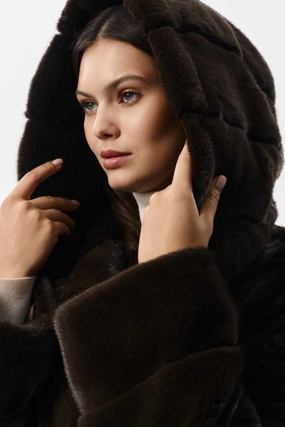 Норковая шуба с поясом Снежная Королева