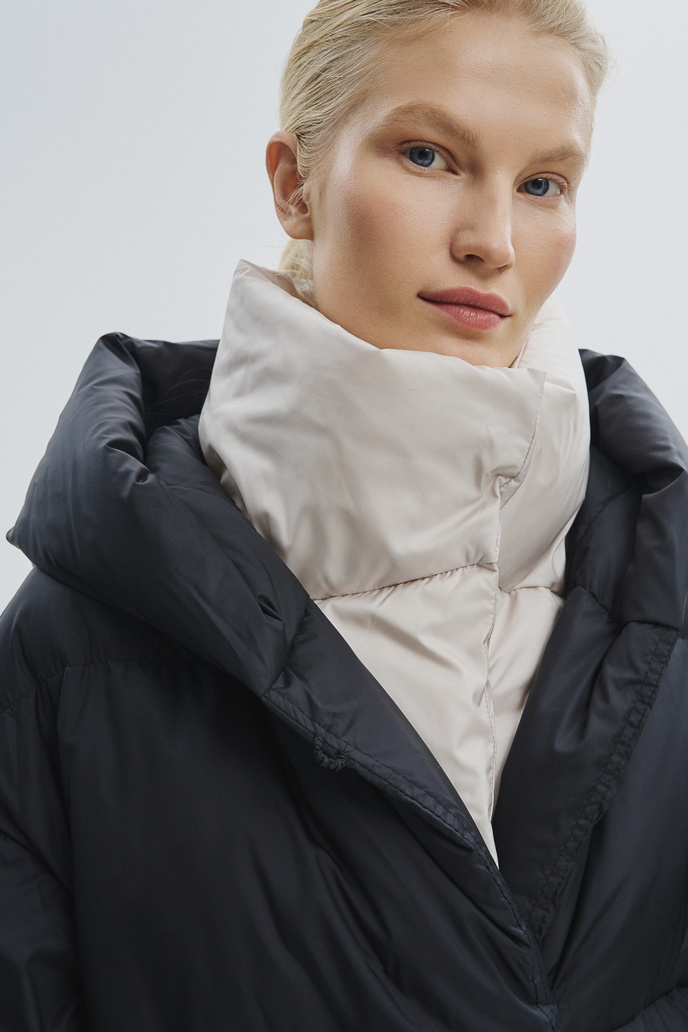 Пуховик с капюшоном Снежная королева collection