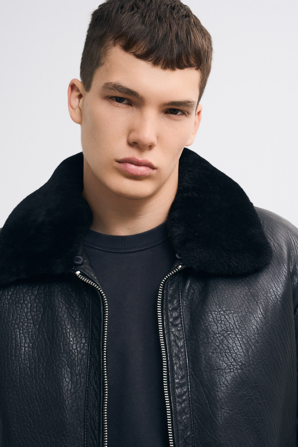 Утепленная кожаная куртка Urban Fashion For Men