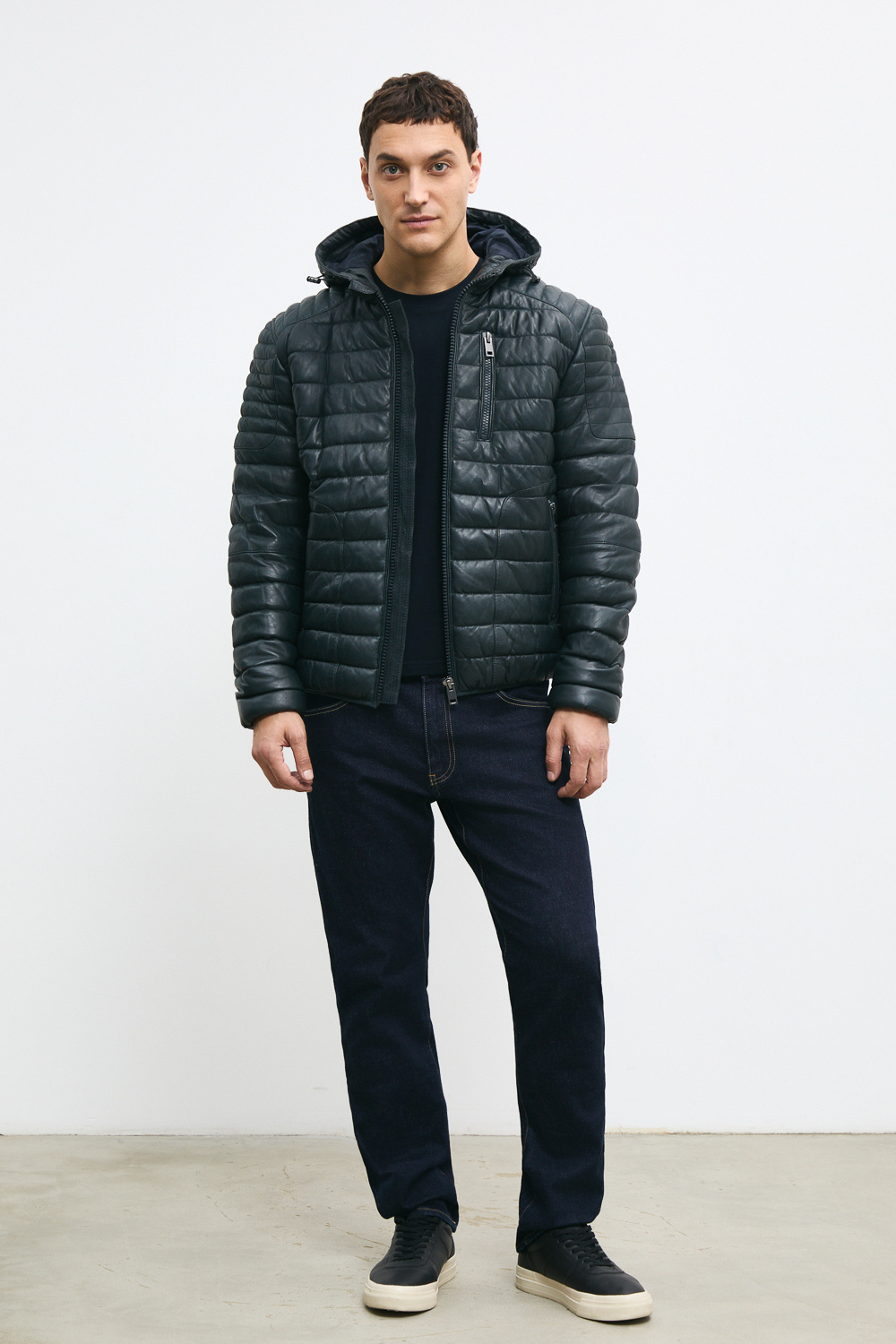 Утепленная кожаная куртка с капюшоном Urban Fashion For Men