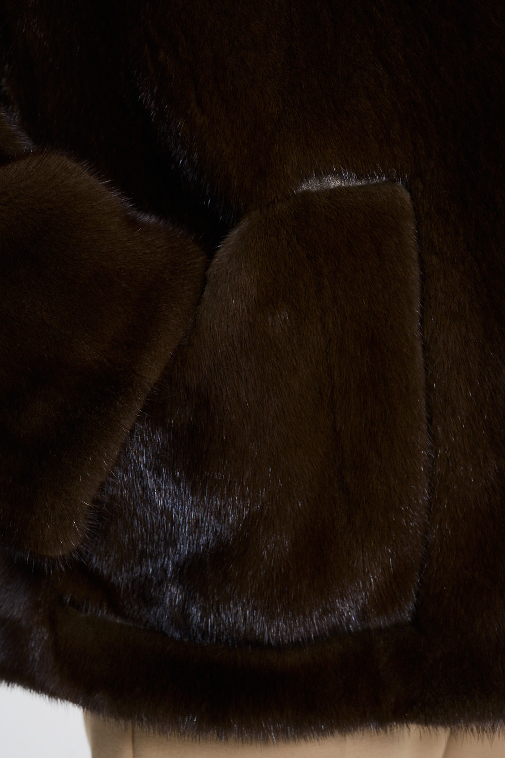 Шуба из аукционного меха норки Saga Furs Снежная Королева