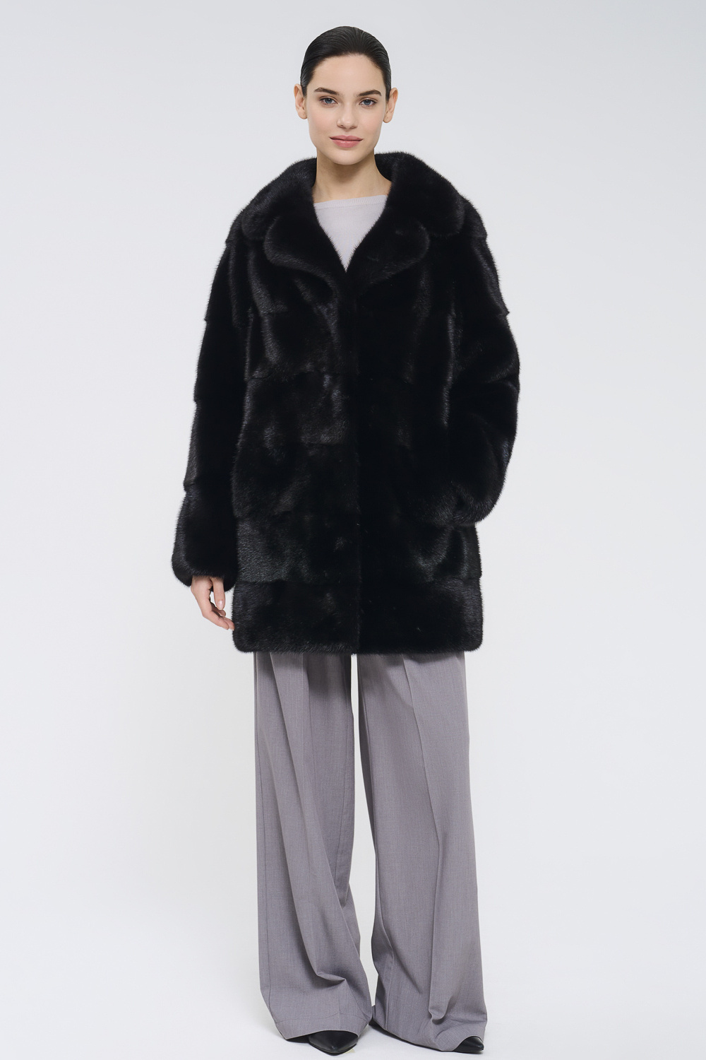 Шуба из аукционного меха норки Saga Furs Снежная Королева 782228003 Коричневый