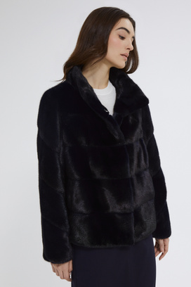 Шуба из аукционного меха норки Saga Furs 289990 рублей