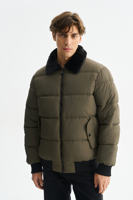 Зимняя куртка с меховой отделкой Urban Fashion For Men 775903003 Зеленый