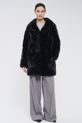 Шуба из аукционного меха норки Saga Furs Снежная Королева 782228003 Коричневый